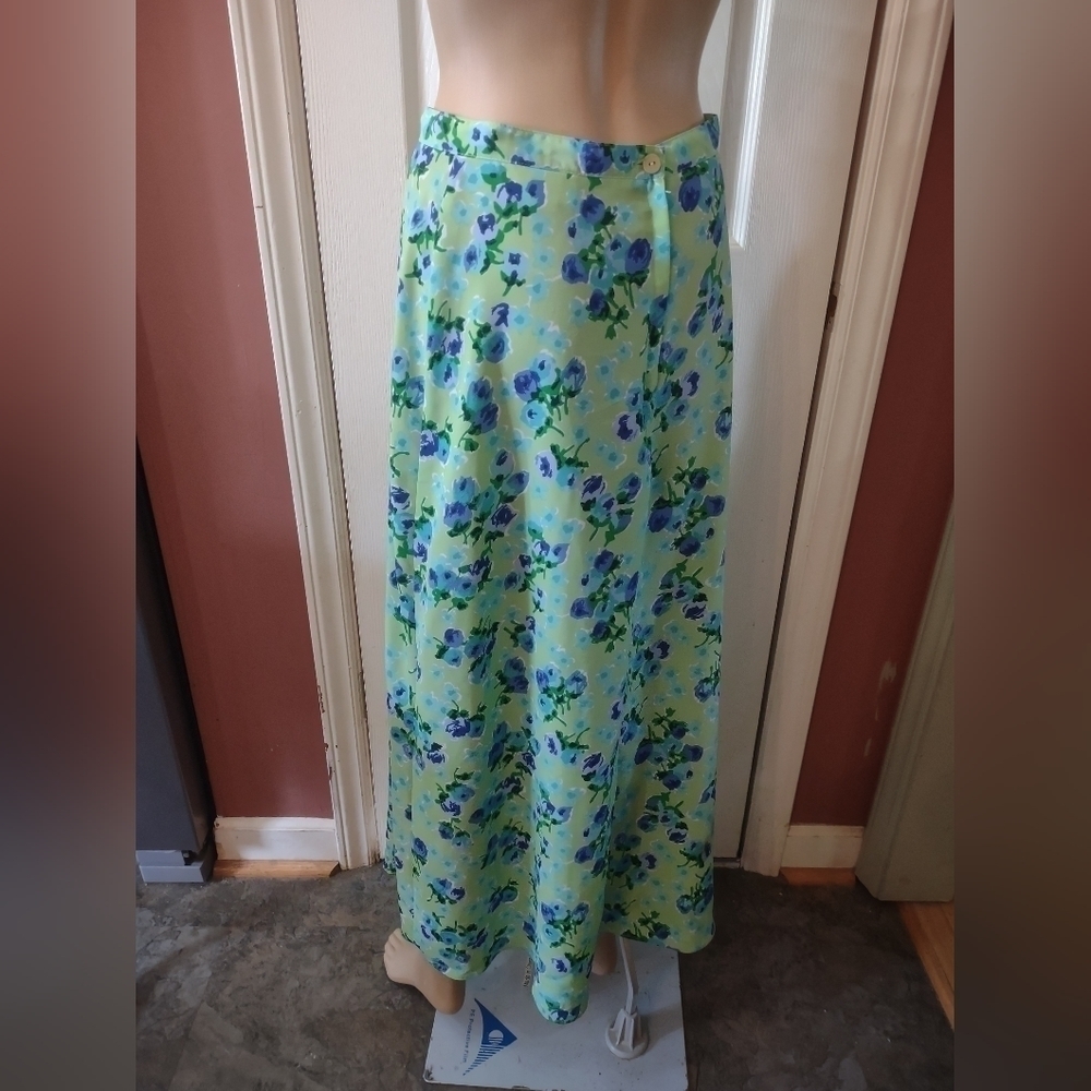 Maurice women's size 8 floral skirt - Picture 2 of 6